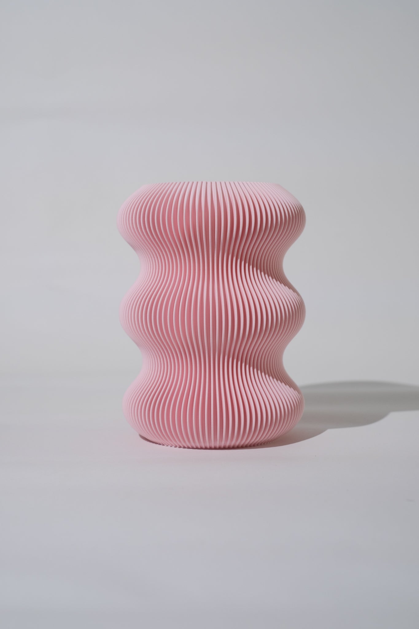 Pavlova Bloom: Vase 1 (Cotton Candy)